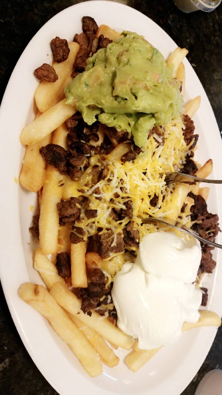 Tommys Drive Thru | restaurant | 230 N San Jacinto St, Hemet, CA 92543, USA | 9516526622 OR +1 951-652-6622