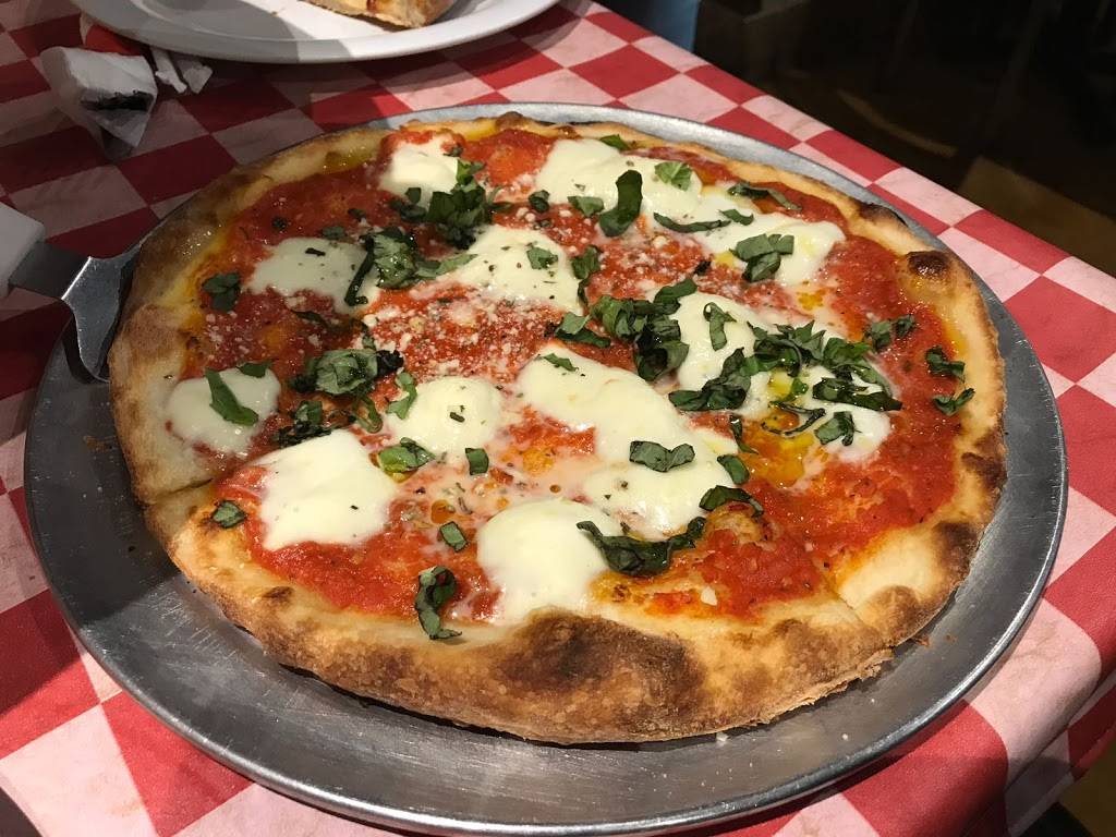 Giannis NY Pizza | restaurant | 936 58th St N, St. Petersburg, FL 33710, USA | 7273813209 OR +1 727-381-3209