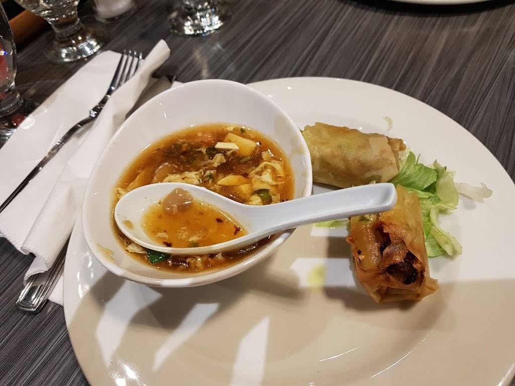 China Palace | restaurant | 10061 McLaughlin Rd, Brampton, ON L7A 2X5, Canada | 9059708818 OR +1 905-970-8818