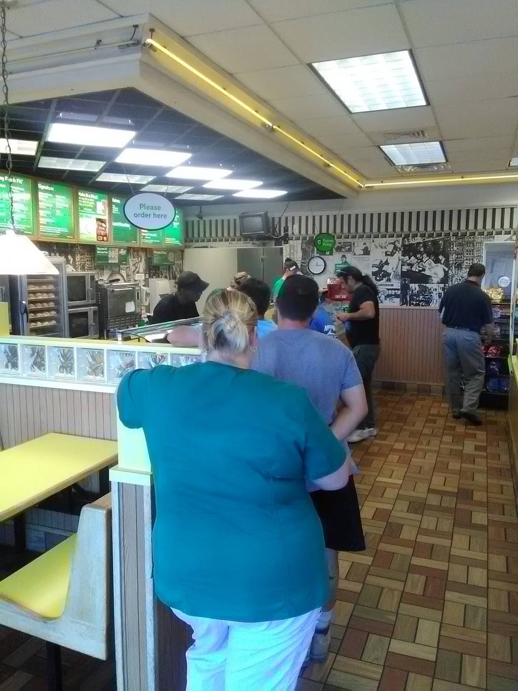 Subway | meal takeaway | 980 Pasadena Ave S, St. Petersburg, FL 33707, USA | 7273471256 OR +1 727-347-1256