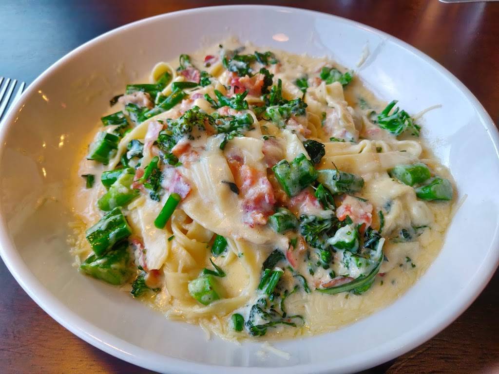 Maggie McFlys of Albany | restaurant | Crossgates Mall, 1 Crossgates Rd, Albany, NY 12203, USA | 5186085647 OR +1 518-608-5647