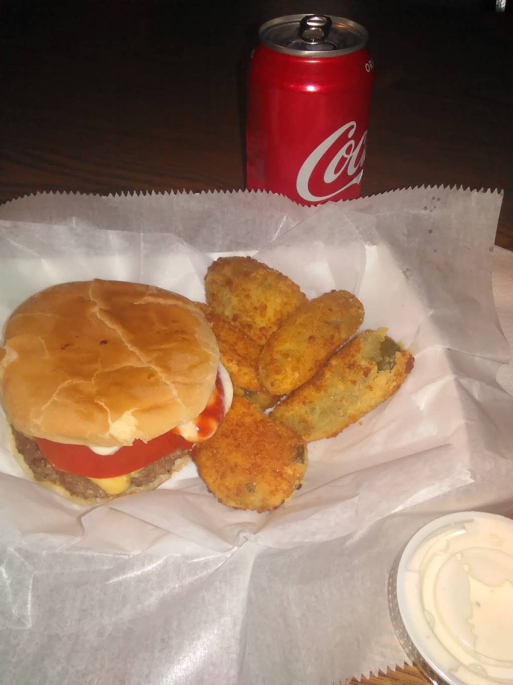 Kickstand Saloon | restaurant | 38 W Main St, Hartford, MI 49057, USA | 2696212464 OR +1 269-621-2464