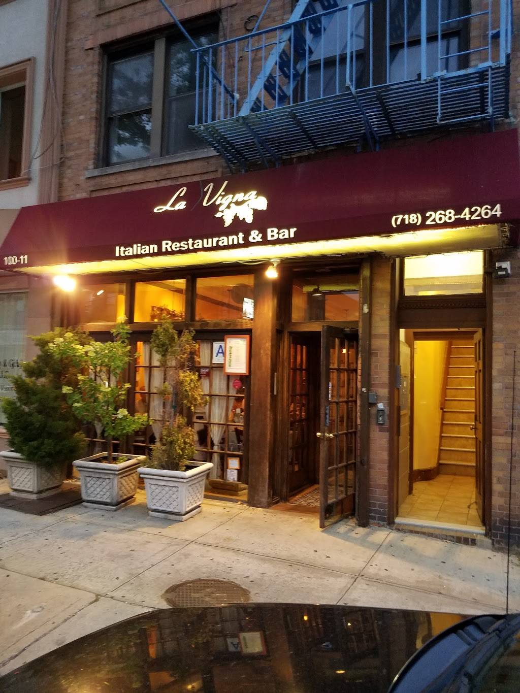 La Vigna | restaurant | 100-11 Metropolitan Ave, Forest Hills, NY 11375, USA | 7182684264 OR +1 718-268-4264