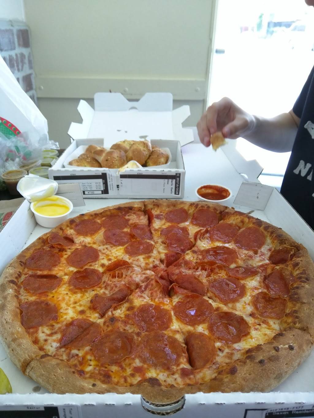 Papa Johns Pizza | restaurant | 1301 Westwood Blvd, Los Angeles, CA 90024, USA | 3104782999 OR +1 310-478-2999