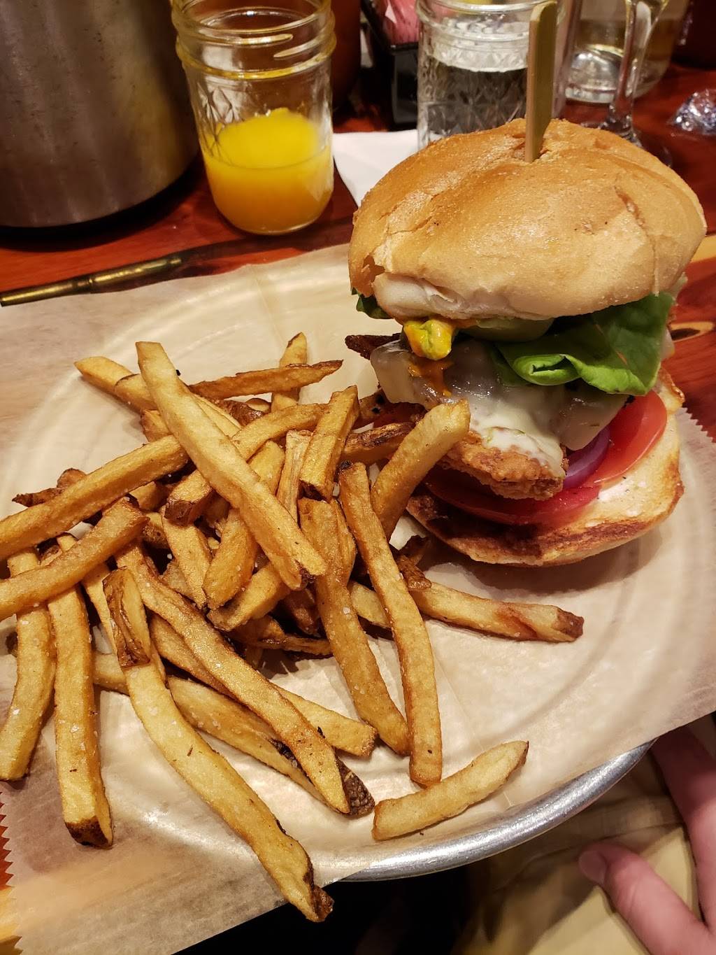 THE HOUND | restaurant | 124 Tichenor Ave, Auburn, AL 36830, USA | 3342463300 OR +1 334-246-3300