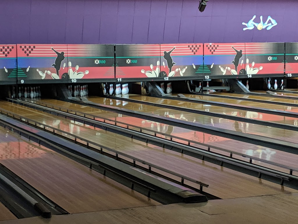 Strike & Spare Fountain Lanes | restaurant | 3315 N Broadway, Knoxville, TN 37917, USA | 8656874611 OR +1 865-687-4611
