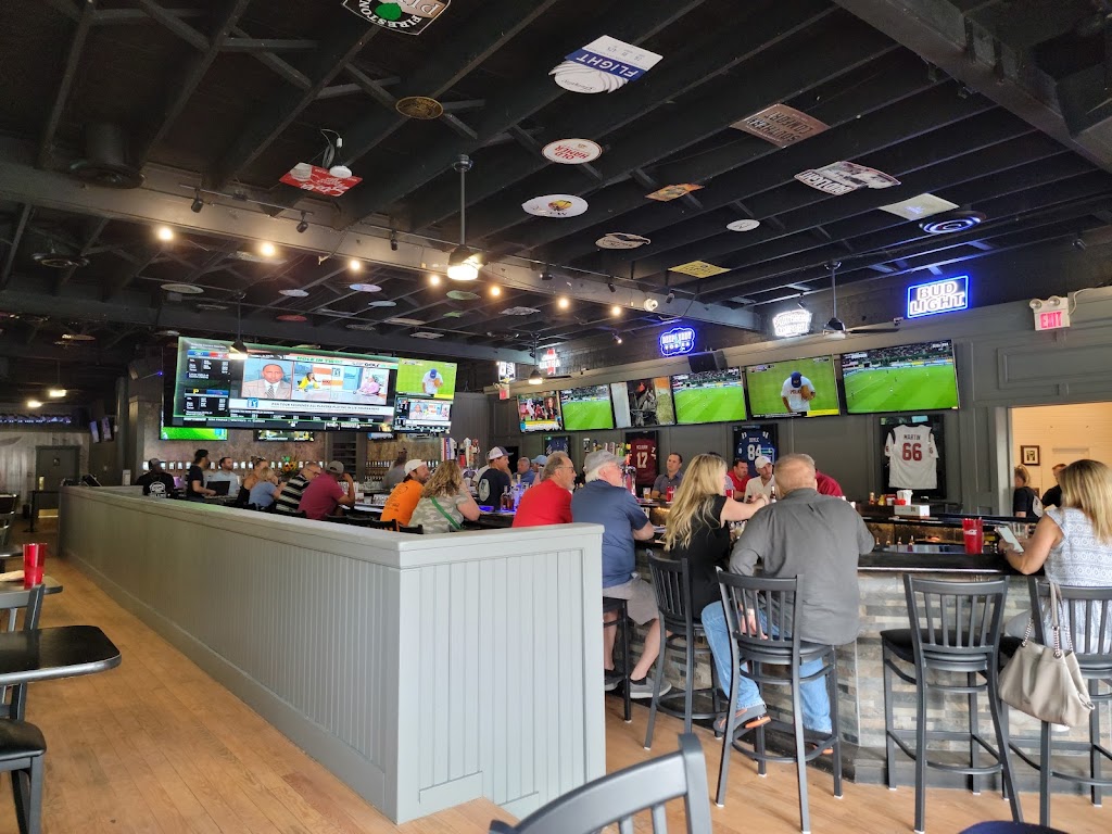 The Bulldog Bar and Lounge | restaurant | 5380 N College Ave, Indianapolis, IN 46220, USA | 3173774735 OR +1 317-377-4735