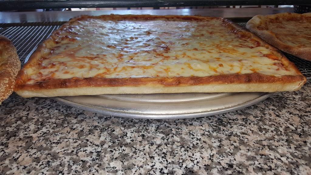 Isabellas Pizza | restaurant | 142 Connetquot Ave, East Islip, NY 11730, USA | 6312242699 OR +1 631-224-2699