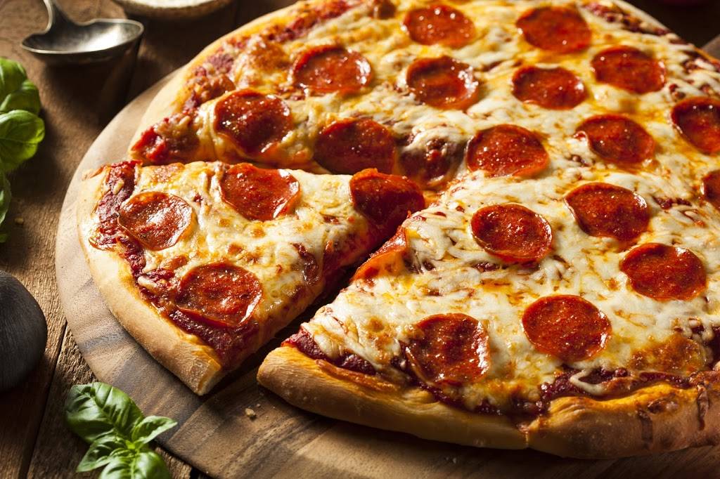 Laziza Pizza | meal delivery | 1756 Bantree St, Ottawa, ON K1B 3W4, Canada | 6137499992 OR +1 613-749-9992
