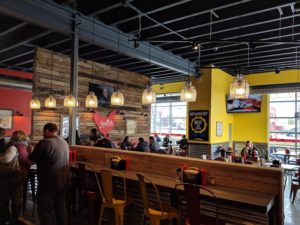 Joellas Hot Chicken Bloomington | restaurant | 3002 E 3rd St, Bloomington, IN 47401, USA | 8123398497 OR +1 812-339-8497