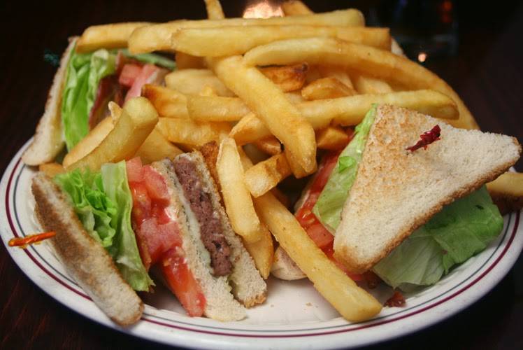 Deli King Restaurant | meal takeaway | 885 Main St, Tewksbury, MA 01876, USA | 9788583855 OR +1 978-858-3855