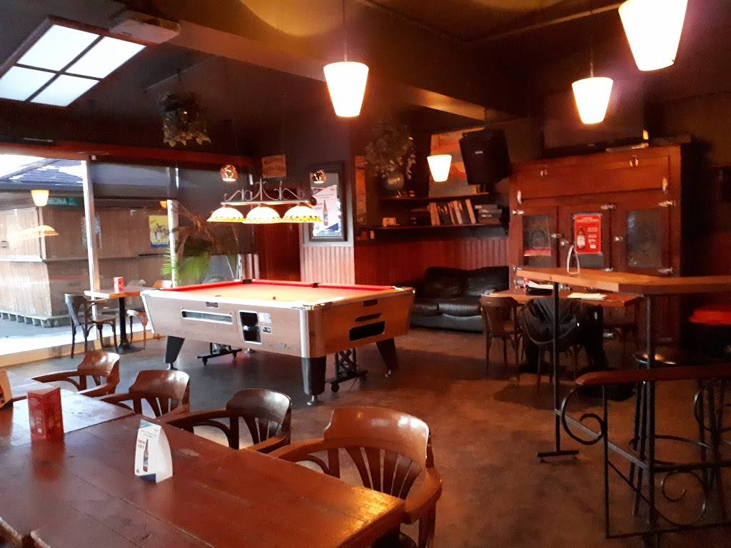 Bistro La Trinquette | restaurant | 290 Rue Champlain, Saint-Jean-sur-Richelieu, QC J3B 6W2, Canada | 4503491811 OR +1 450-349-1811