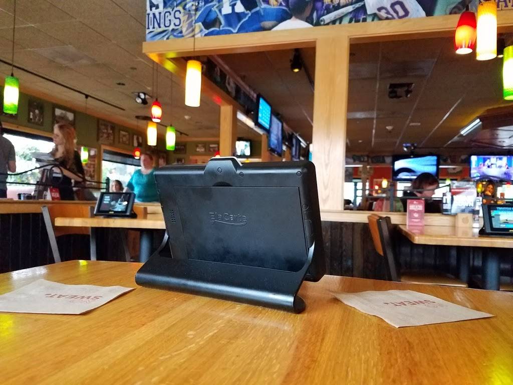 Applebees Grill + Bar | restaurant | 3 Lowes Dr, Saratoga Springs, NY 12866, USA | 5185832606 OR +1 518-583-2606