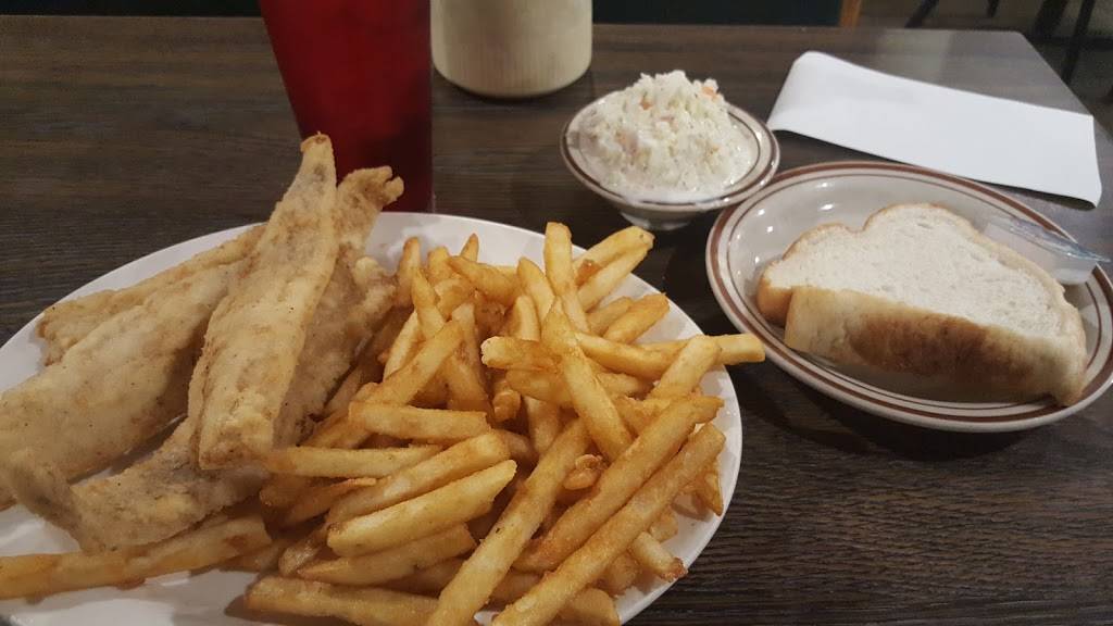 Crossroad Inn | restaurant | 5975 IN-9, Columbia City, IN 46725, USA | 2603962144 OR +1 260-396-2144