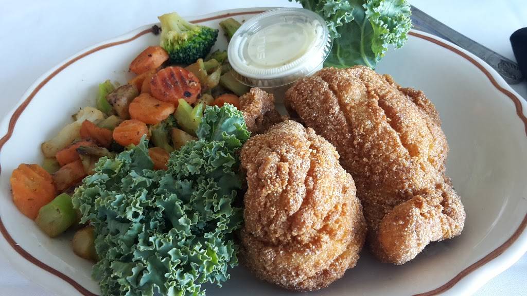 River Heights Restaurant | restaurant | 935 Riverside Ln, Crump, TN 38327, USA | 7316324484 OR +1 731-632-4484