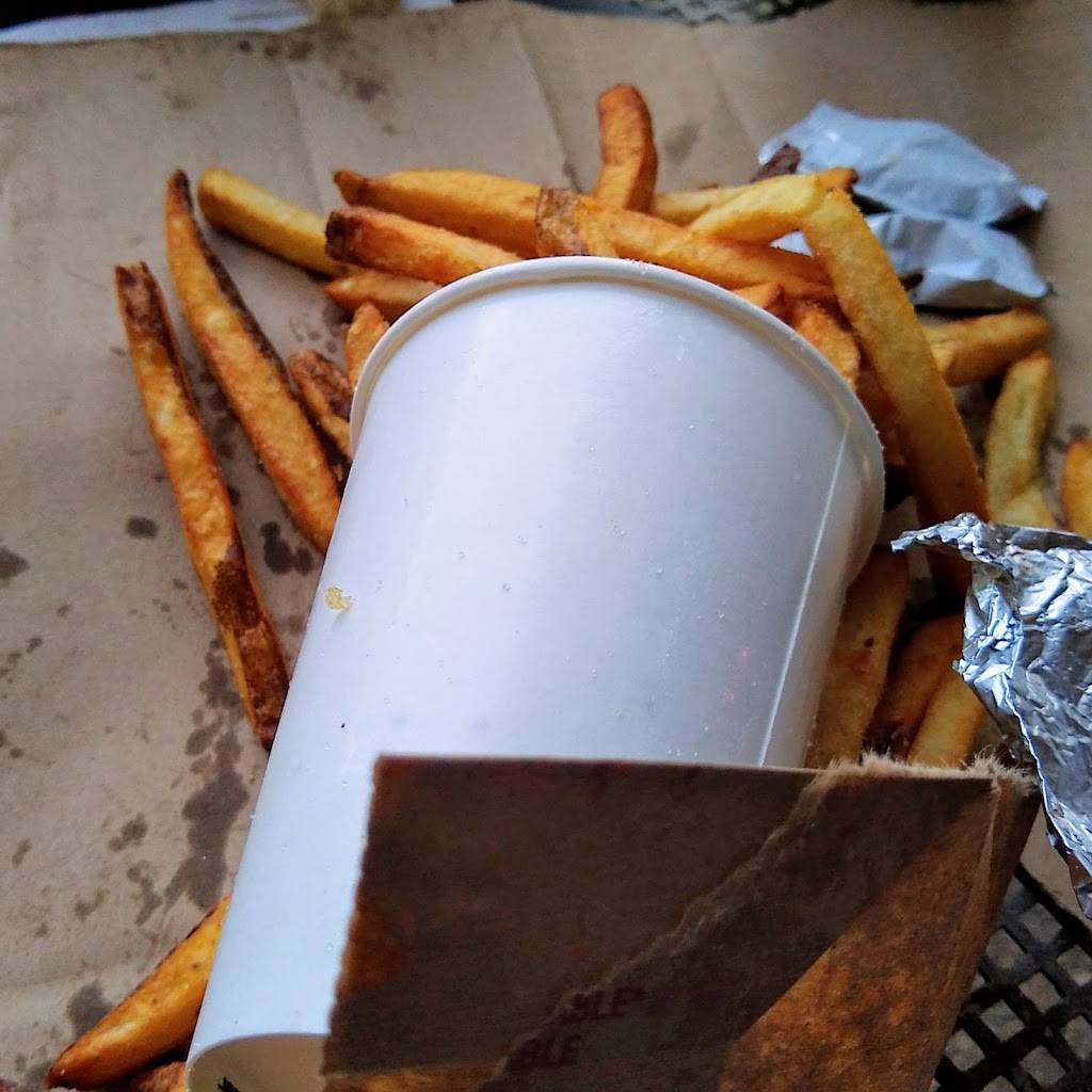 Five Guys | meal takeaway | 1119 Emmet St N, Charlottesville, VA 22905, USA | 4349754897 OR +1 434-975-4897