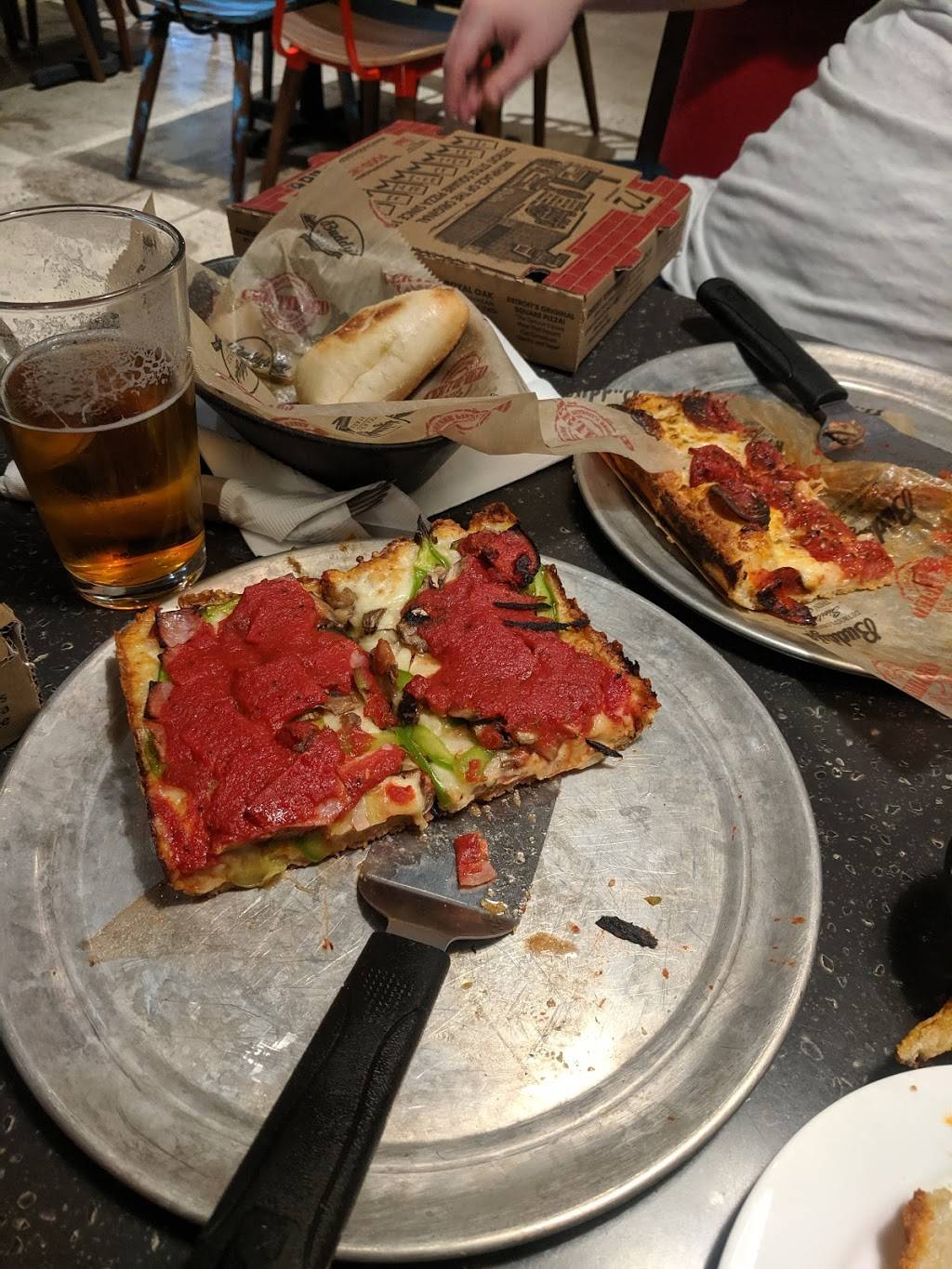 Buddys Pizza | restaurant | 4061 28th St SE, Grand Rapids, MI 49512, USA | 6165549663 OR +1 616-554-9663