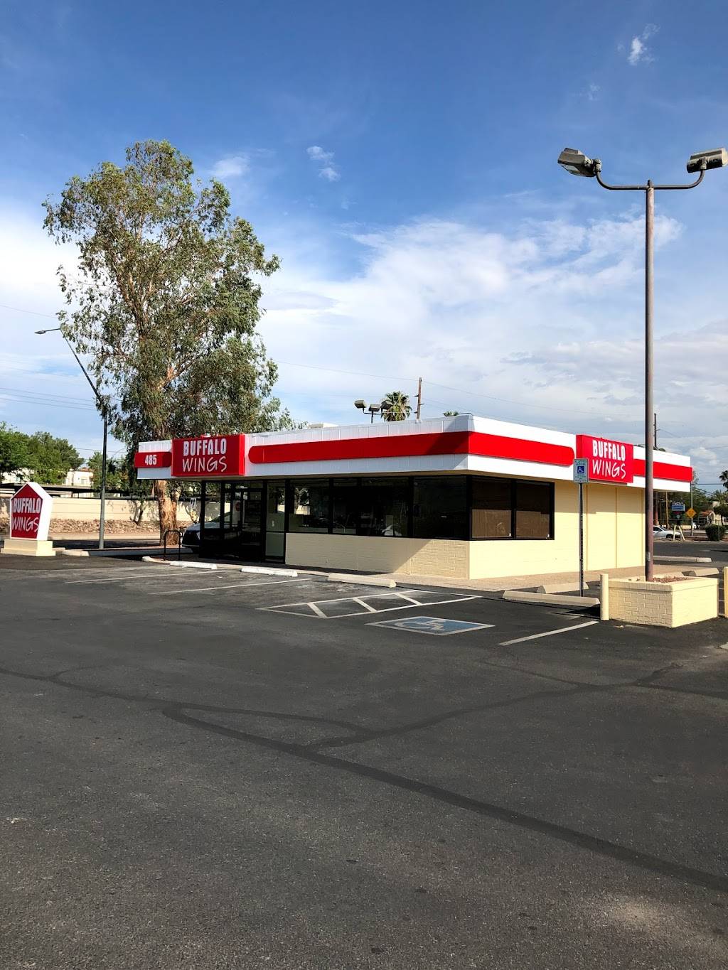Buffalo Wings | restaurant | 485 N Grande Ave, Tucson, AZ 85745, USA | 5208822047 OR +1 520-882-2047