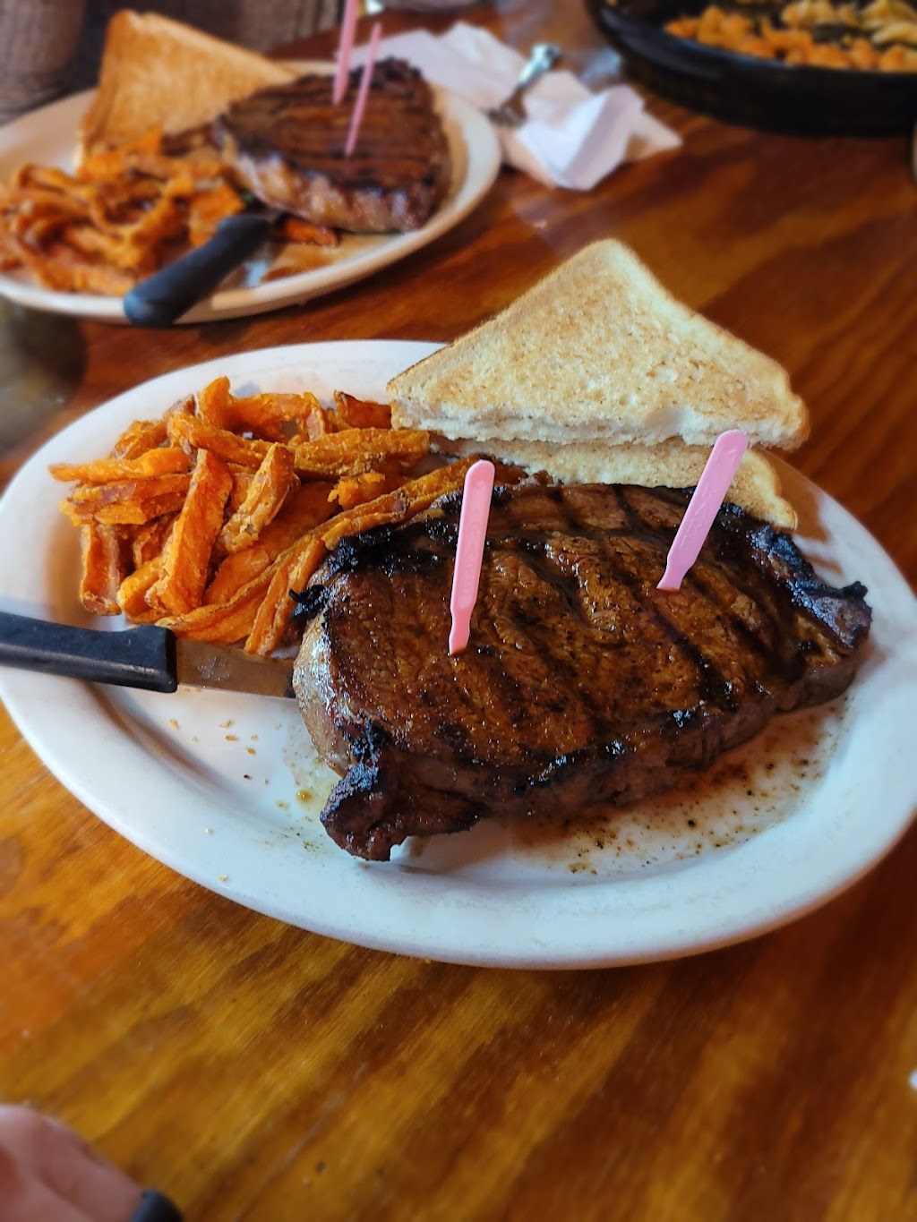 Lees Steakhouse | restaurant | MS-21, Sebastopol, MS 39359, USA | 6016257379 OR +1 601-625-7379