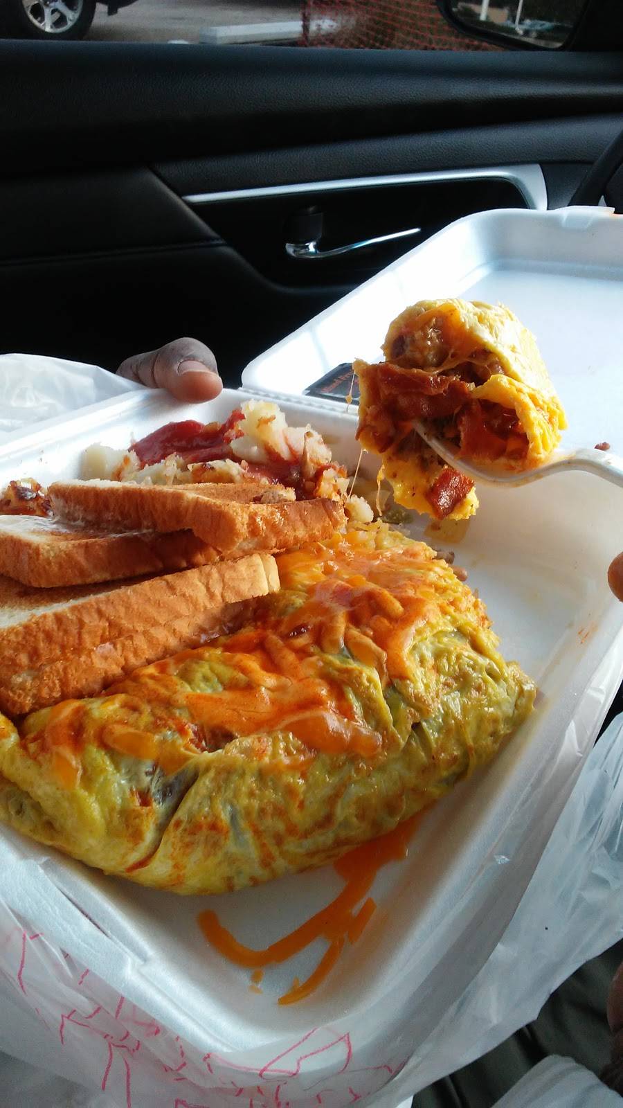 Cues Burgers & More | restaurant | 10423 S Post Oak Rd, Houston, TX 77035, USA | 7137260313 OR +1 713-726-0313