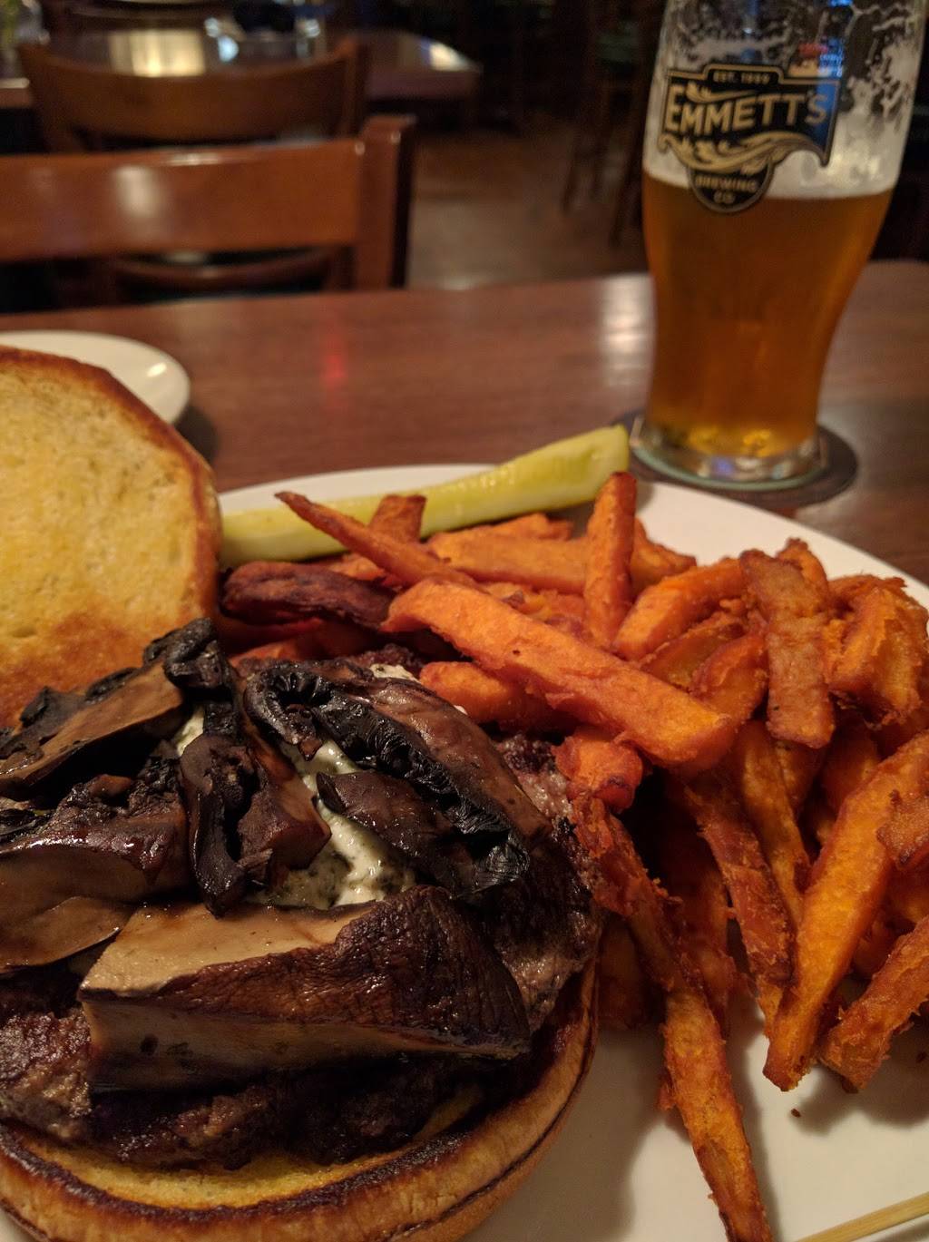 Emmetts Brewing Company | restaurant | 121 W Front St, Wheaton, IL 60187, USA | 6304807181 OR +1 630-480-7181