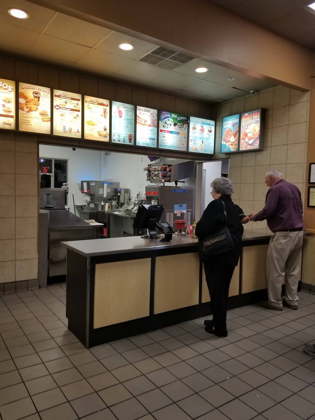 Dairy Queen Grill & Chill | restaurant | 21335 TN-22, Wildersville, TN 38388, USA | 7319671006 OR +1 731-967-1006