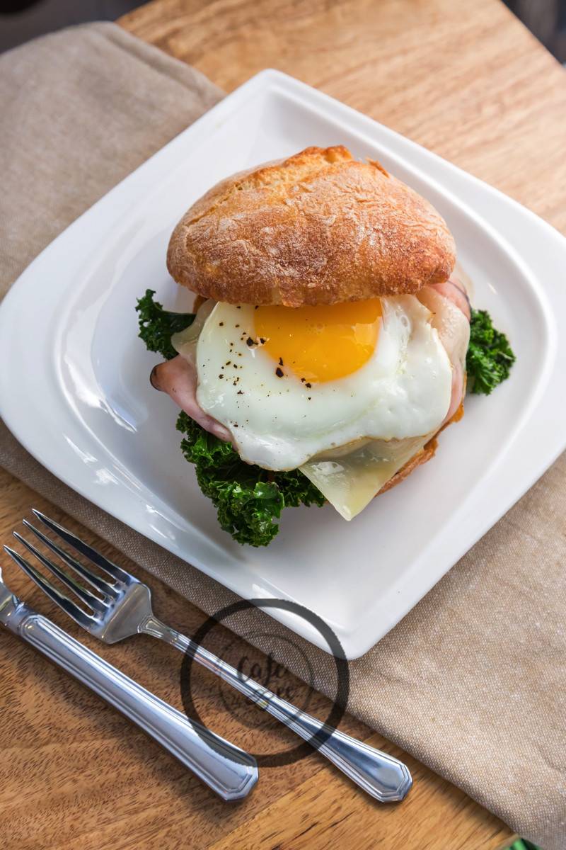 Cafe Bee | restaurant | 239 W 72nd St, New York, NY 10023, USA | 2127122227 OR +1 212-712-2227