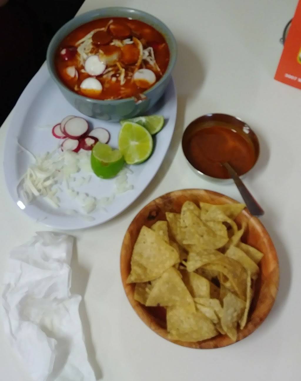 Little Dennis | restaurant | 3007 W 63rd St, Chicago, IL 60629, USA | 7737769571 OR +1 773-776-9571