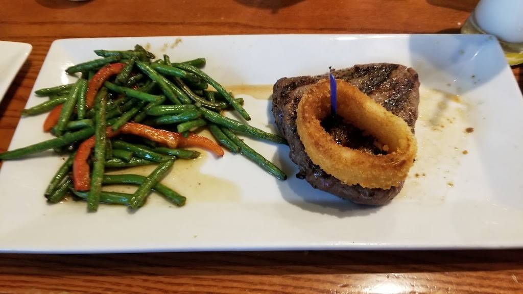 Quaker Steak & Lube | restaurant | 3737 Stone Creek Blvd, Cincinnati, OH 45251, USA | 5139239464 OR +1 513-923-9464