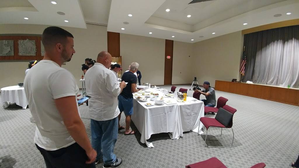 Cutting Edge Cuisine | restaurant | 7400 Telegraph Rd, Bloomfield Hills, MI 48301, USA | 2488253343 OR +1 248-825-3343