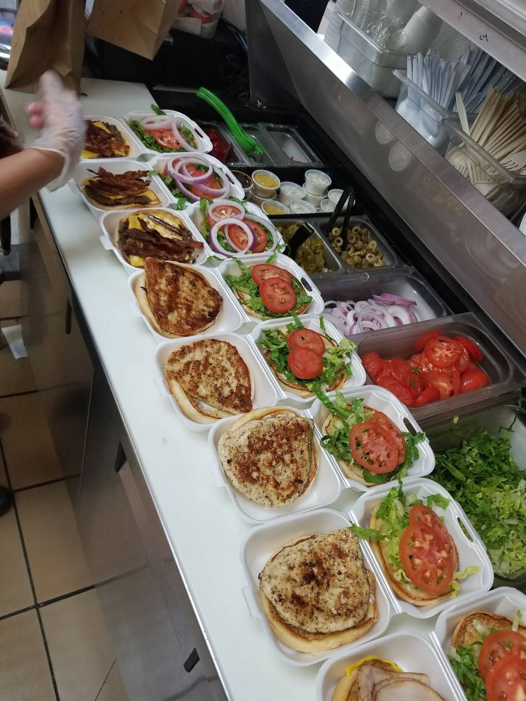 Burger Street | restaurant | 911 W Parker Rd, Plano, TX 75023, USA | 4695730082 OR +1 469-573-0082