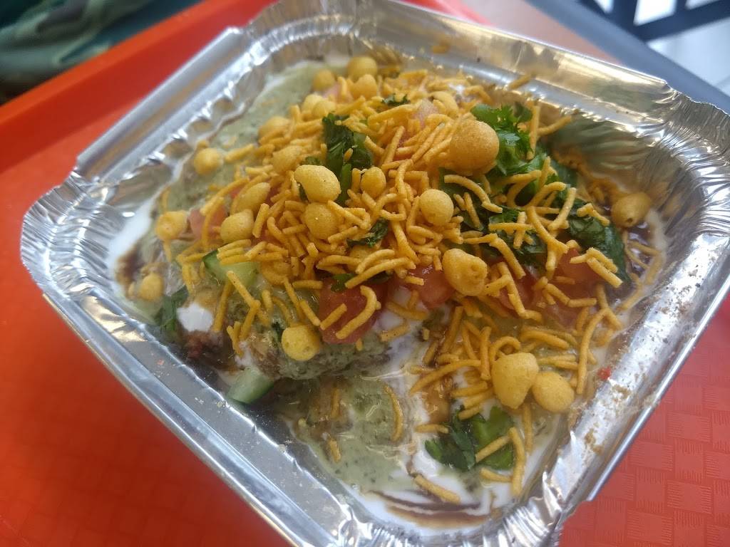 Bollywood Blvd | restaurant | 680 Rexdale Blvd #25, Etobicoke, ON M9W 0B5, Canada | 4166791166 OR +1 416-679-1166