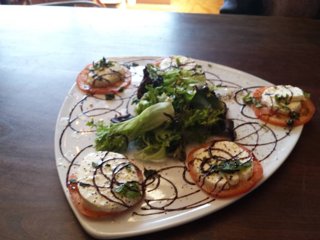 Mellow Mushroom | meal takeaway | 3012 W Cary St, Richmond, VA 23221, USA | 8043708210 OR +1 804-370-8210