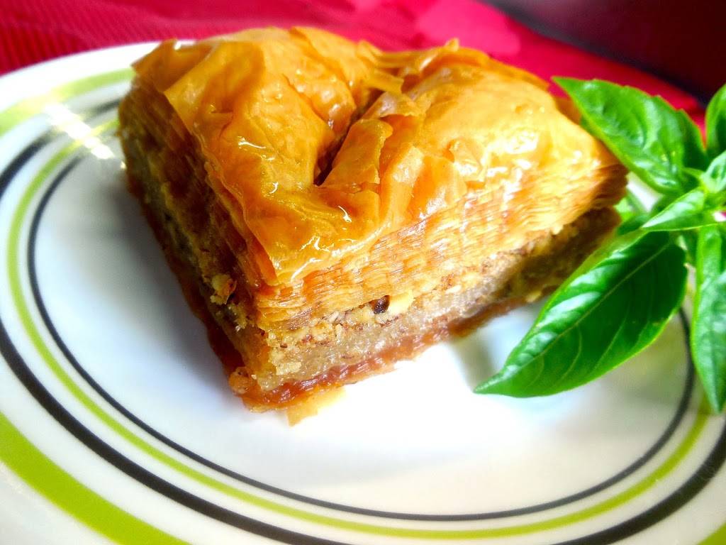 La Pita | restaurant | 2055 Sandwich W Pkwy Unit400, Windsor, ON N9H 2S4, Canada | 5192507482 OR +1 519-250-7482