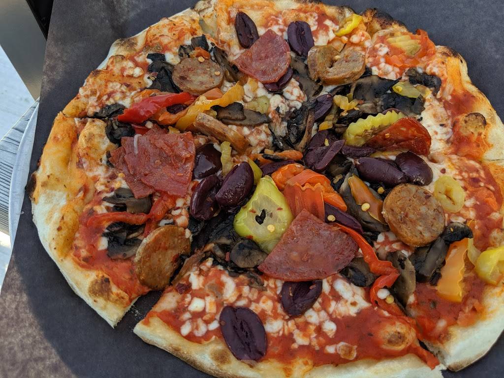 Fiazza Fresh Fired | restaurant | 3181 Greenbank Rd, Nepean, ON K2J 4H9, Canada | 6138258787 OR +1 613-825-8787