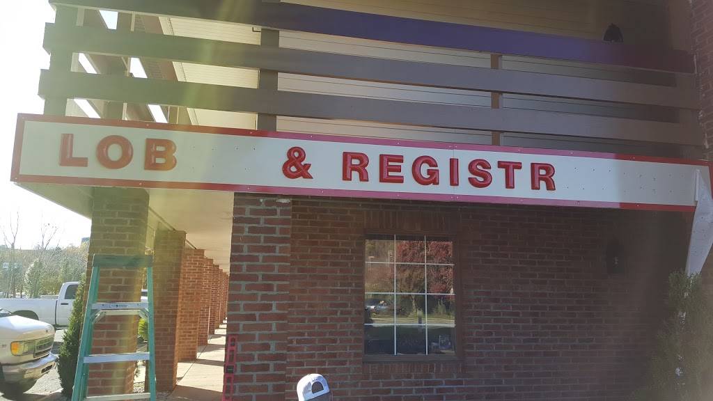 Wendys | restaurant | 1705 Jared St, Uhrichsville, OH 44683, USA | 7409222196 OR +1 740-922-2196