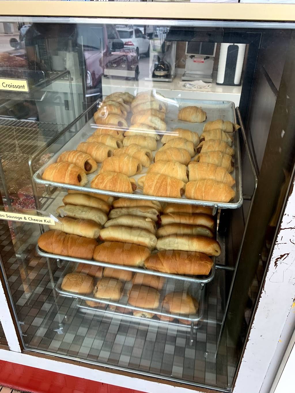 Christys Donuts Kolaches | bakery | 1103 W Gray St, Houston, TX 77019, USA | 7135244005 OR +1 713-524-4005