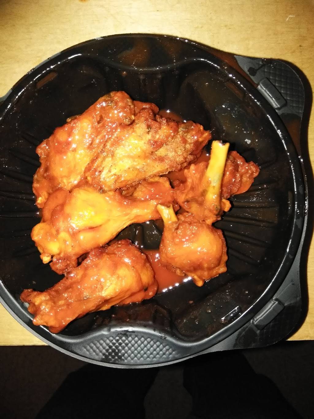 Pizza Hut | meal delivery | 7624 Wornall Rd, Kansas City, MO 64114, USA | 8163336877 OR +1 816-333-6877