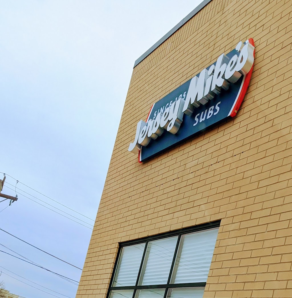 Jersey Mikes Subs | restaurant | 521 S Schmale Rd, Carol Stream, IL 60188, USA | 3318063934 OR +1 331-806-3934