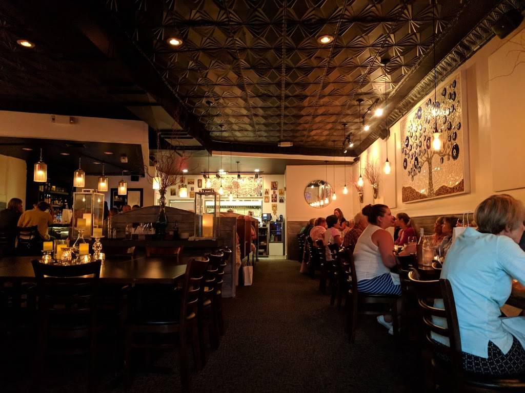 Demis | restaurant | 4017 MacArthur Ave, Richmond, VA 23227, USA | 8045254576 OR +1 804-525-4576