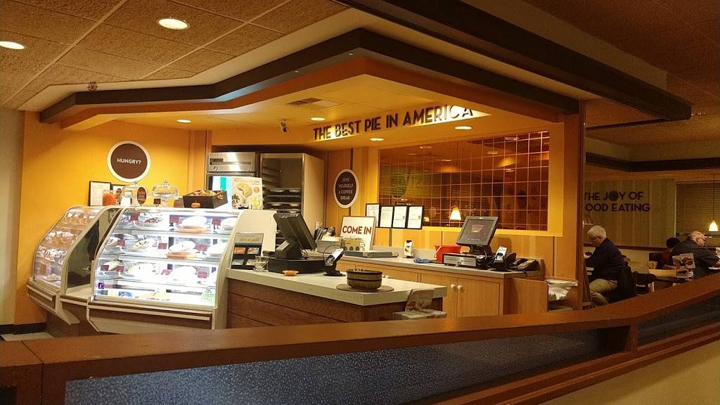 Village Inn | bakery | 2800 Commerce Dr, Coralville, IA 52241, USA | 3195456445 OR +1 319-545-6445