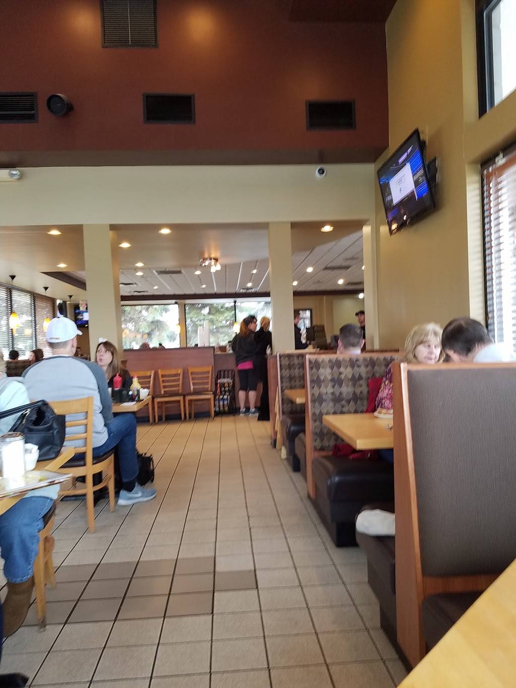 Lucas Coney Island | restaurant | 22689 Pontiac Trail, South Lyon, MI 48178, USA | 2484910045 OR +1 248-491-0045