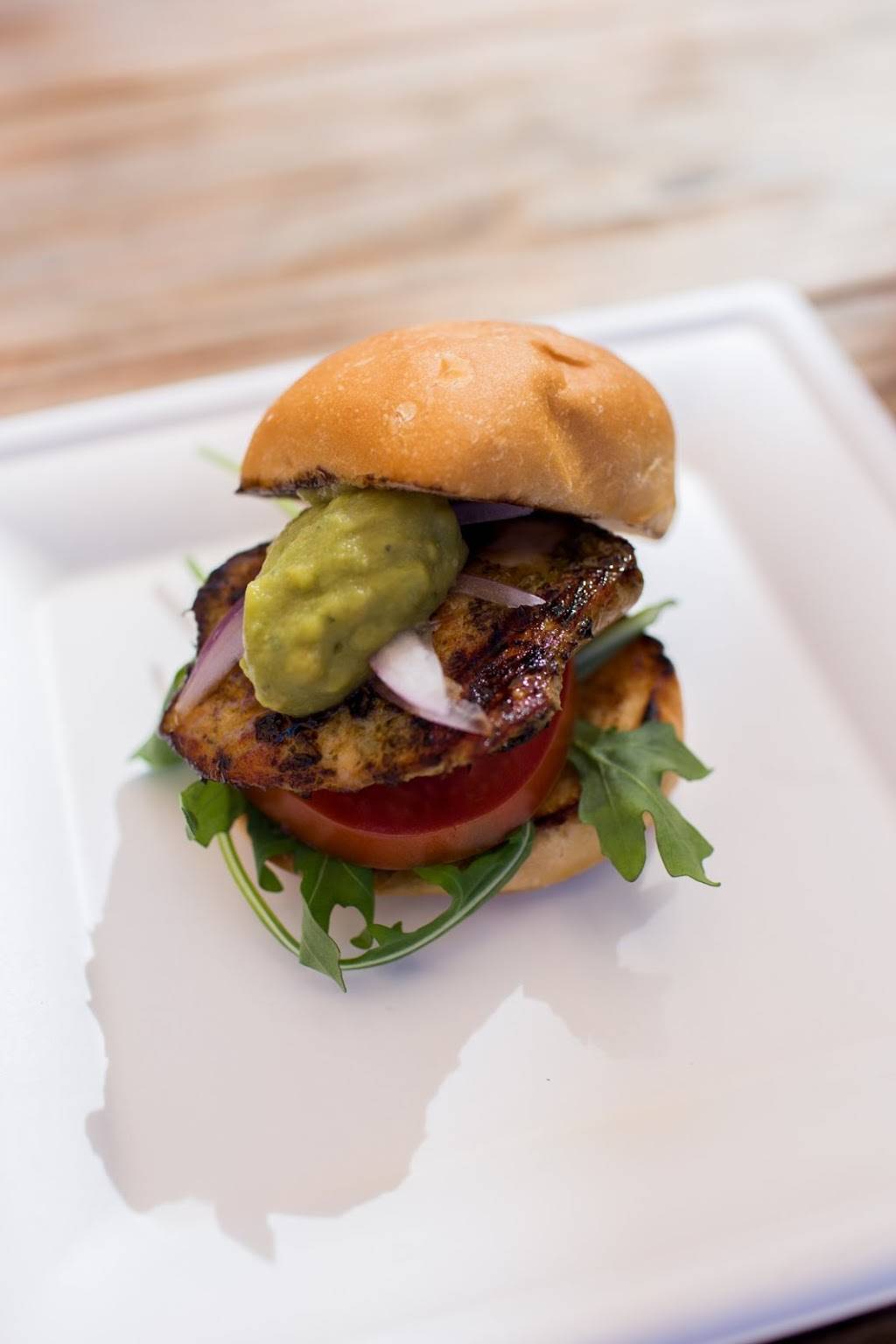 Intruck Coastal Bites | restaurant | 411 E New Haven Ave, Melbourne, FL 32901, USA | 3095740089 OR +1 309-574-0089