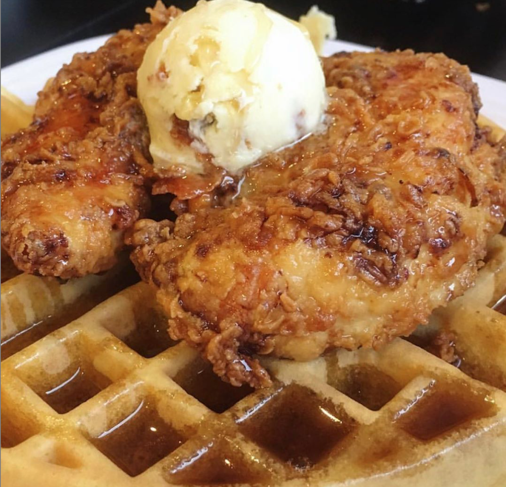 Kikis Chicken Place | restaurant | 3311 Power Inn Rd, Sacramento, CA 95826, USA | 9169991111 OR +1 916-999-1111