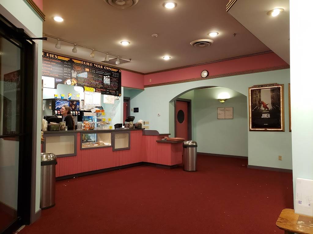 Reel Pizza Cinerama | restaurant | 33 Kennebec Pl, Bar Harbor, ME 04609, USA | 2072883828 OR +1 207-288-3828