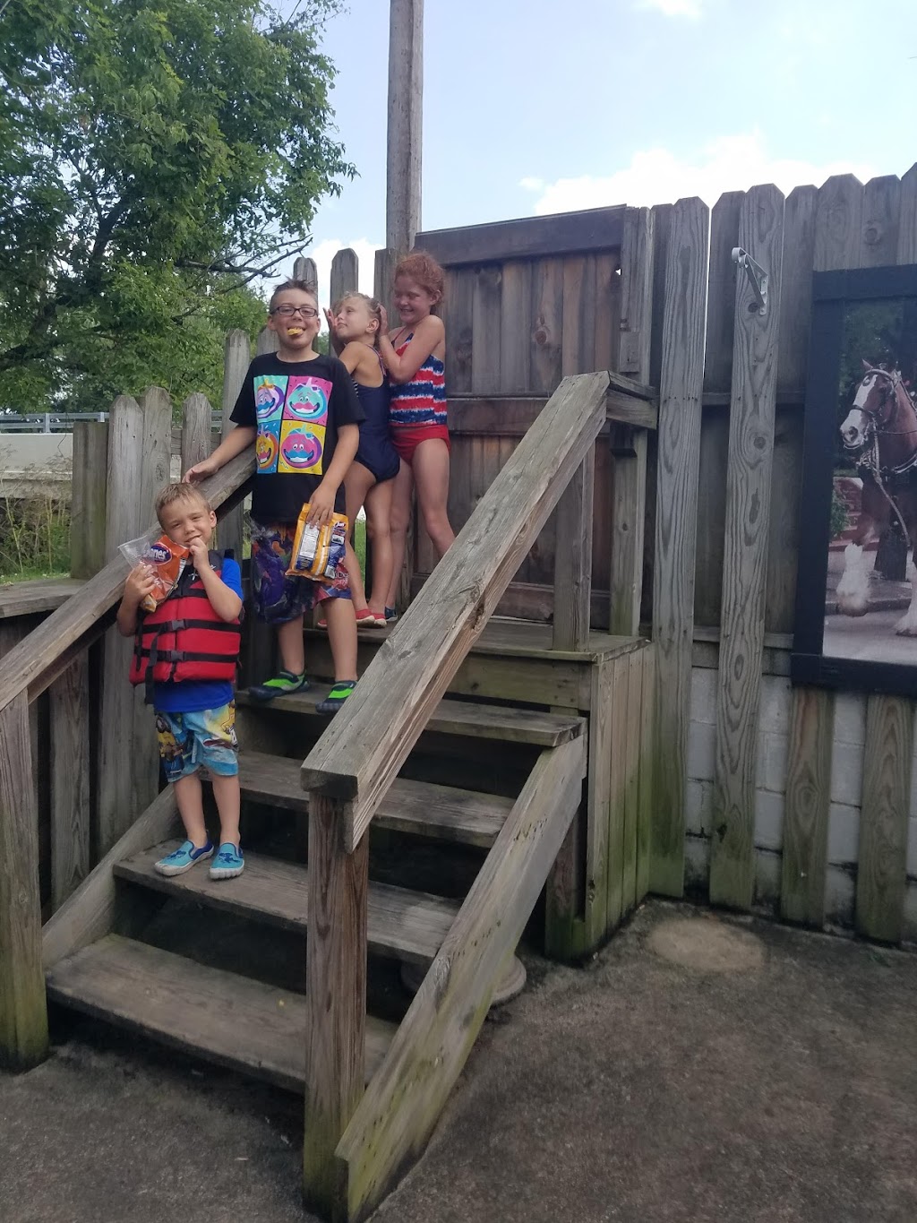 River Room Lounge | restaurant | 424 W Main St, Loudonville, OH 44842, USA | 4199947447 OR +1 419-994-7447