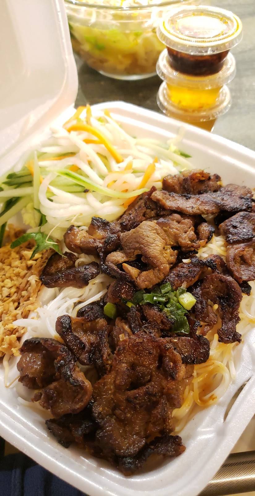 Minh Anh | restaurant | 5428 Detroit Ave, Cleveland, OH 44102, USA | 2169619671 OR +1 216-961-9671