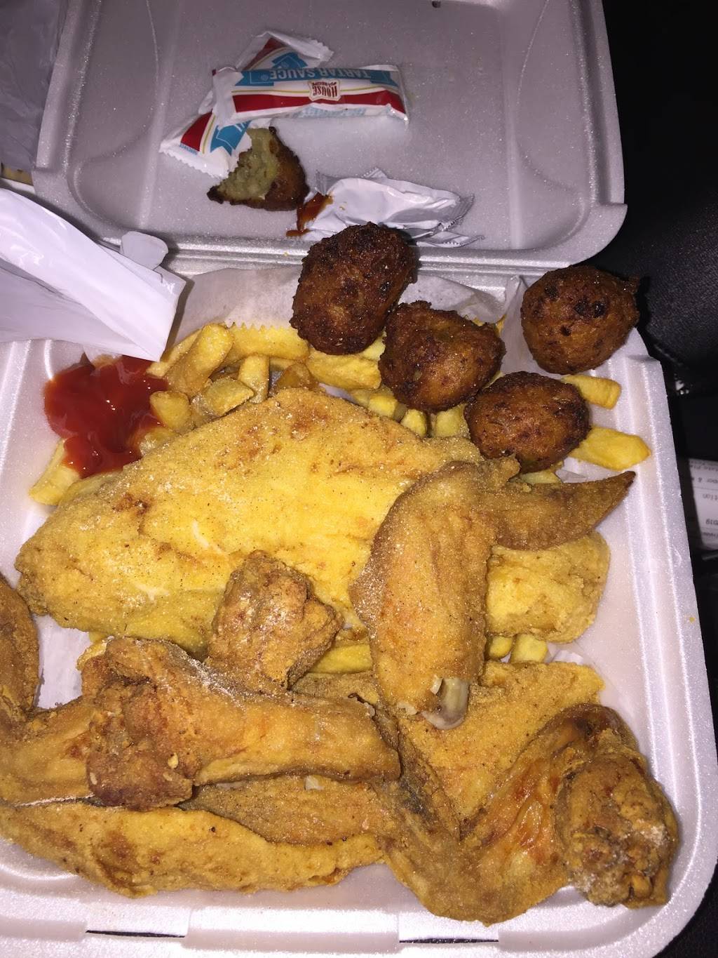 Snappers Fish And Chicken | restaurant | 9610 SW 160th St, Miami, FL 33157, USA | 3052540772 OR +1 305-254-0772