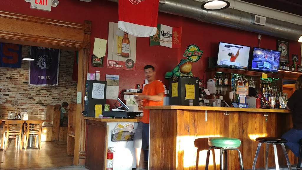 Hop n Pizza & Grinders | restaurant | 106 W Main St, Fennville, MI 49408, USA | 2695615400 OR +1 269-561-5400