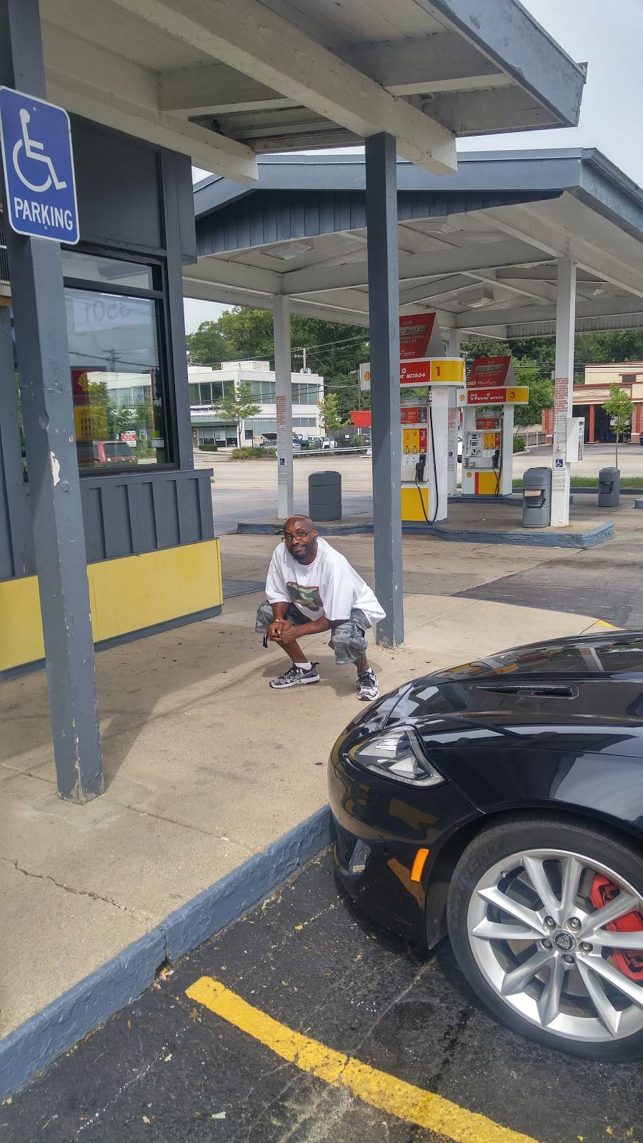 Dairy Queen - Seasonally | restaurant | 3510 Lake Ave, Wilmette, IL 60091, USA | 8472518727 OR +1 847-251-8727